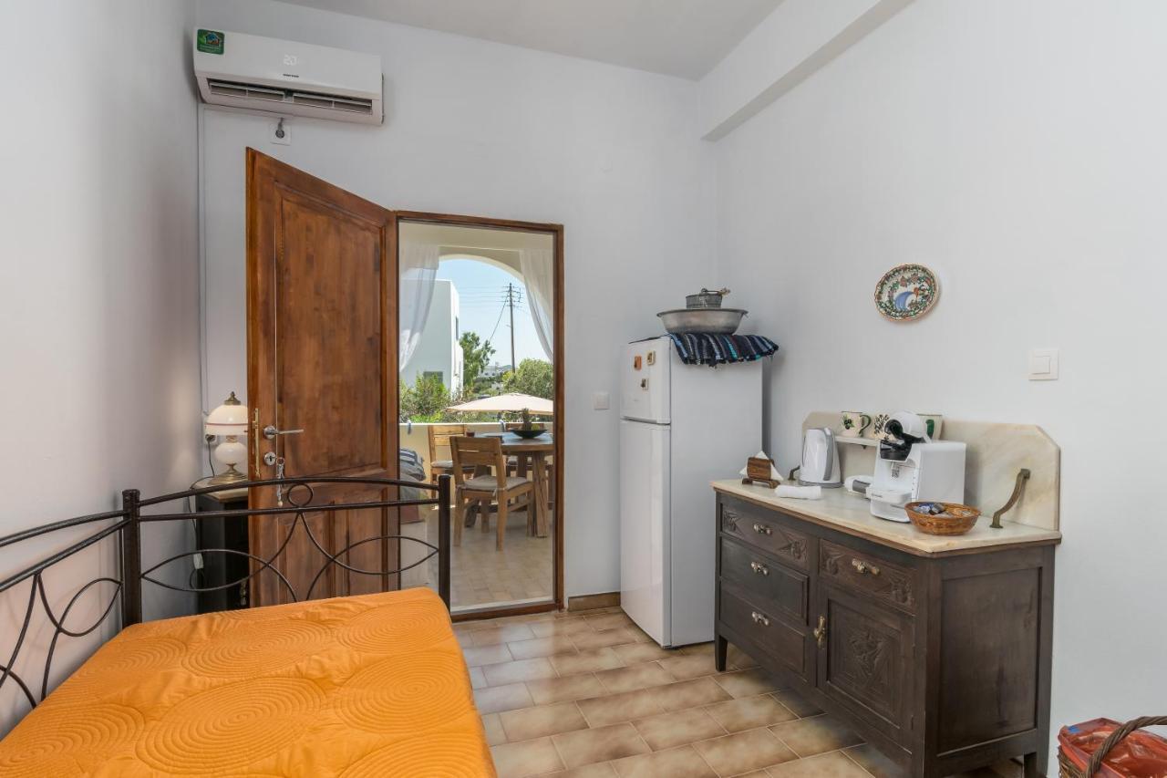 Grandpa'S Yard Apartment Adamantas  Ngoại thất bức ảnh